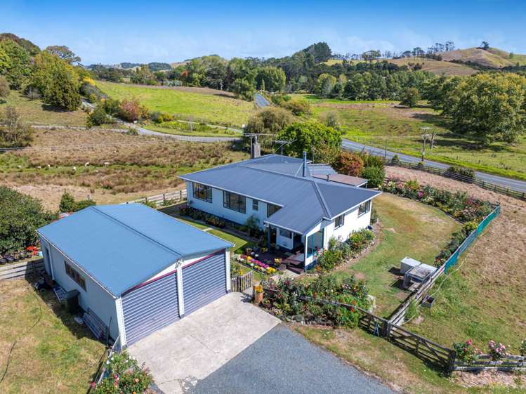 1078 West Coast Road_5