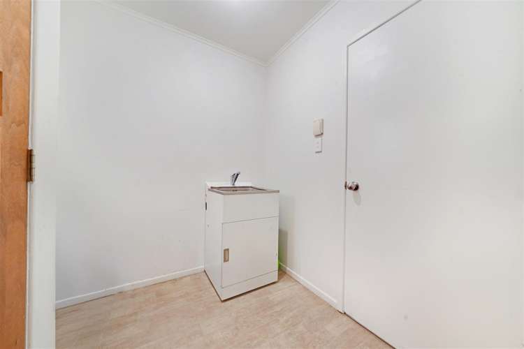 282 Buckland Road Mangere East_12