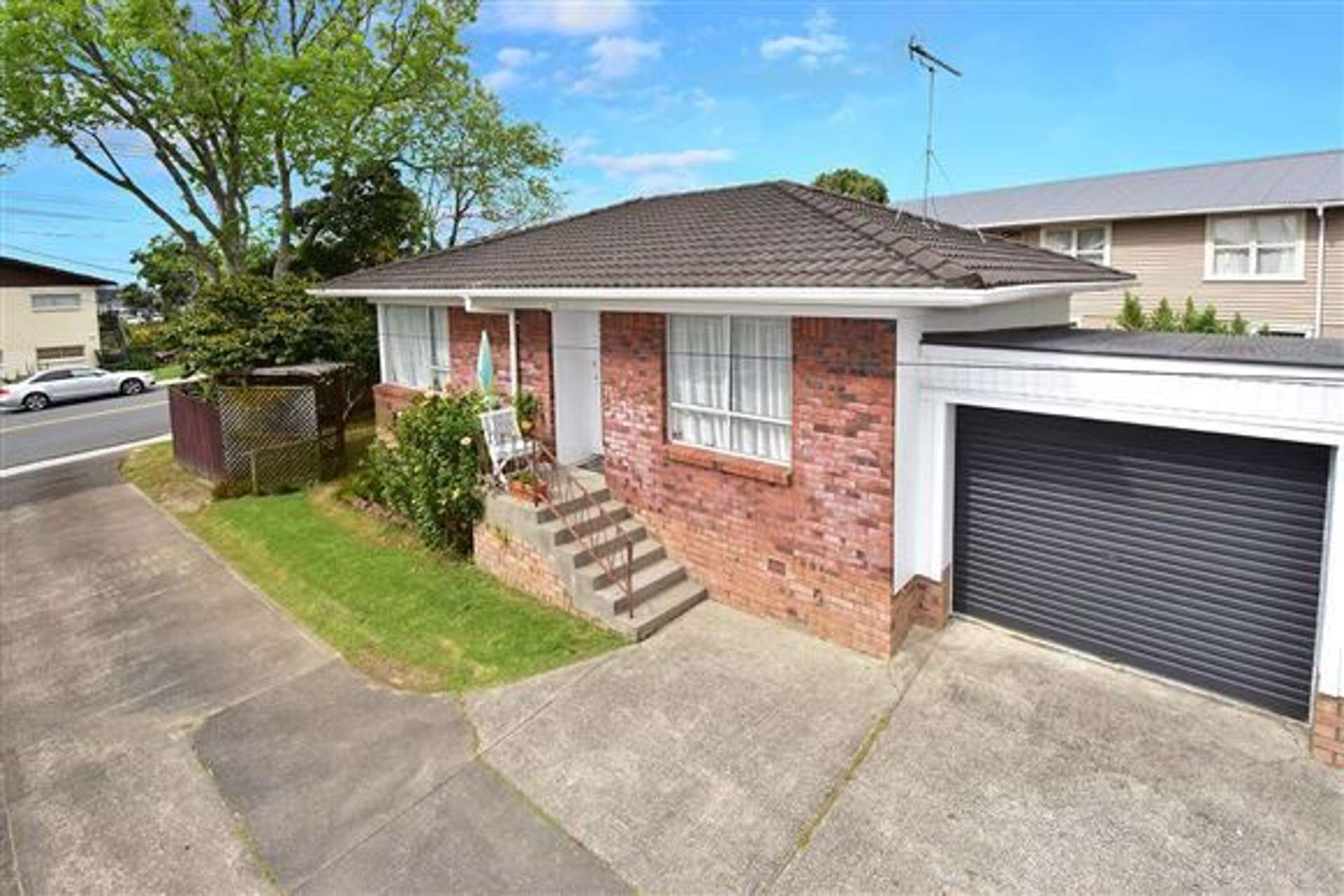 1/214 Sunnynook Road Totara Vale_0