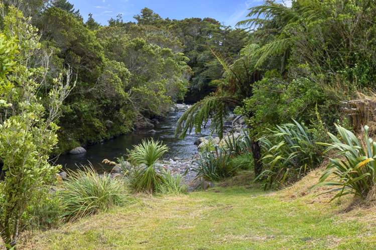 1506 Egmont Road Egmont Village_32