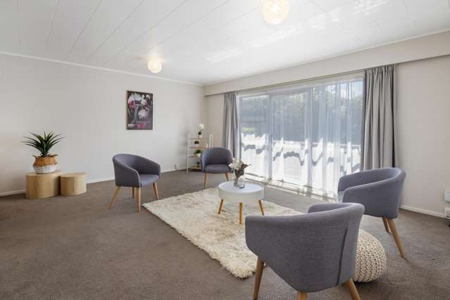 12 Kahikatea Grove Paparangi_4