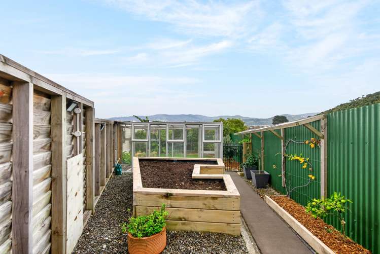 54 Wilkie Crescent Naenae_28