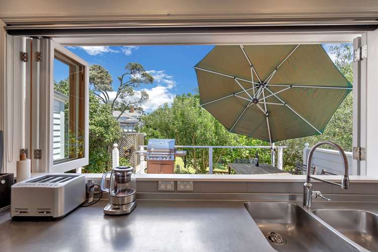 3 Lake Road Devonport_11