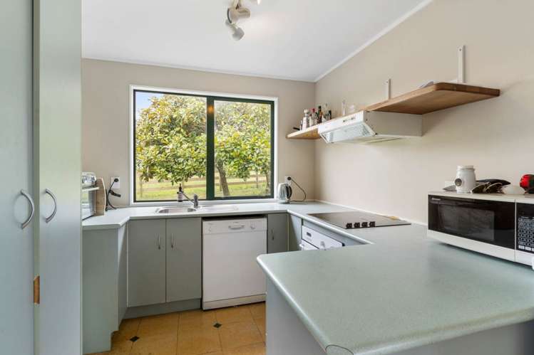 83 Sim Road Paerata_8