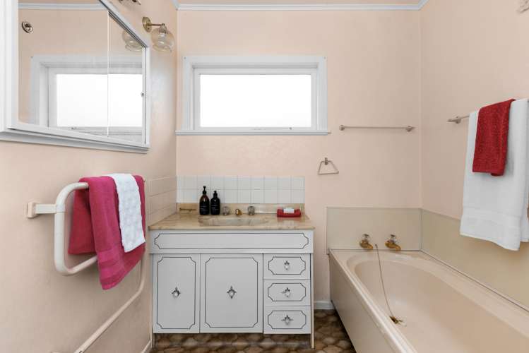 2/6 Balmoral Street Taradale_11