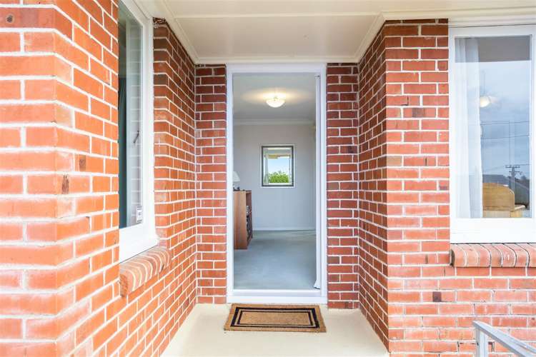 53 Uxbridge Road Mellons Bay_30