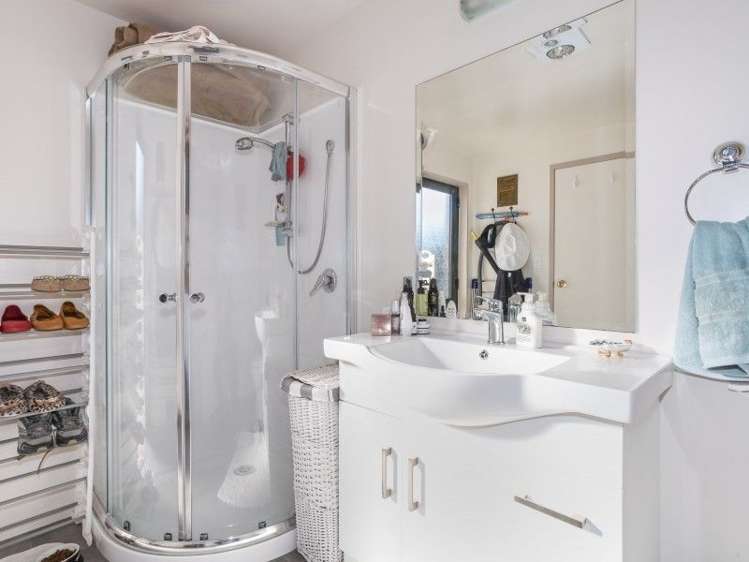 18 Kath Henry Lane Drury_15