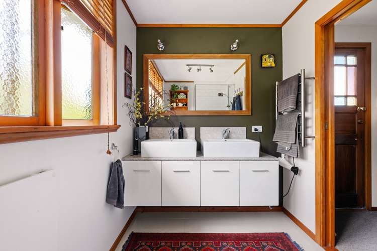 2 Murray Street Leamington_29