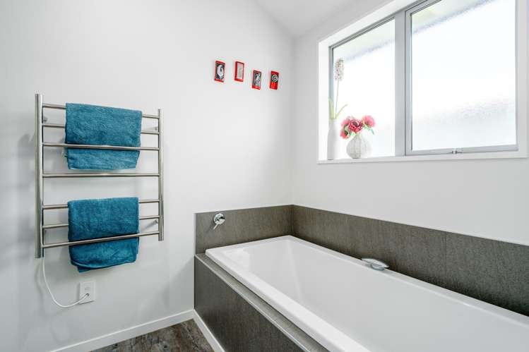 6 Mullion Lane Burwood_19