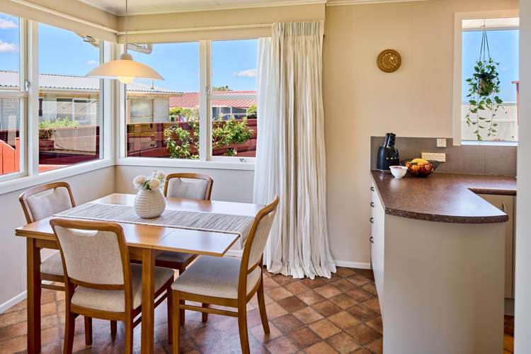 22 Reese Jones Grove Maungaraki_4