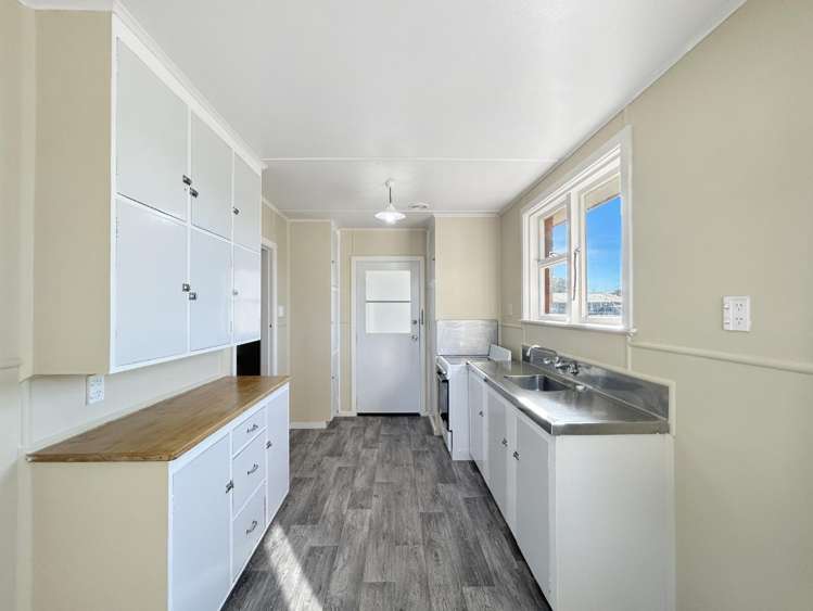 300 Conyers Street 10560_3