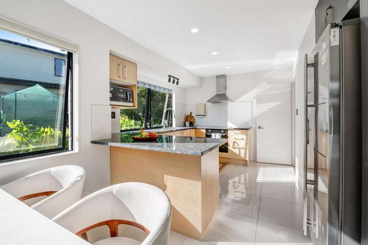 2/7 View Road Glenfield_5