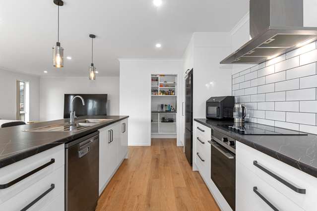 2 Cascade Crescent Tikipunga_1