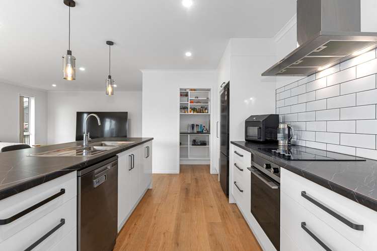 2 Cascade Crescent Tikipunga_1