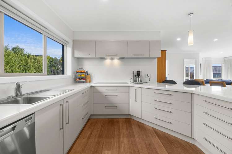 8 Rachael Place Farm Cove_5