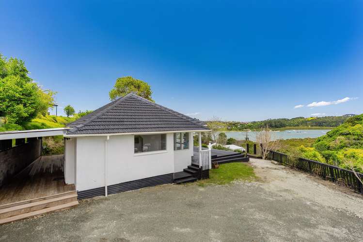 1121 Whakapirau Road_4