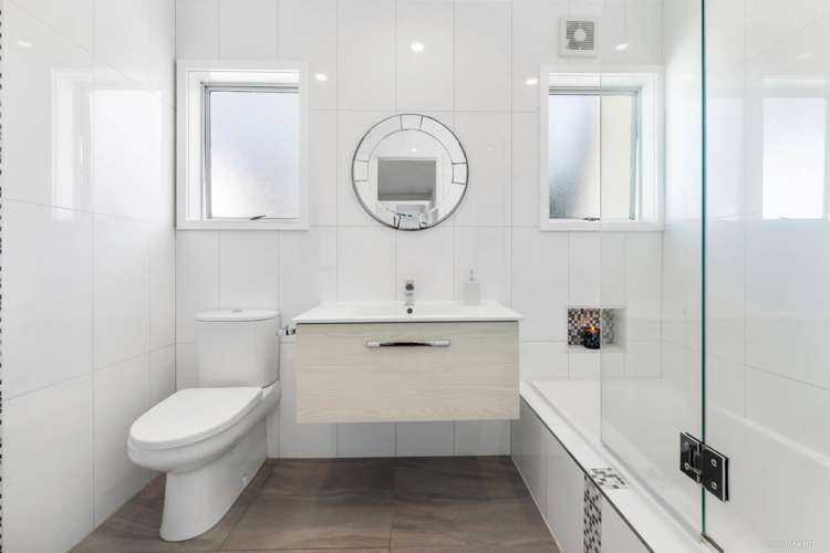 2/10 Trident Place Cockle Bay_11