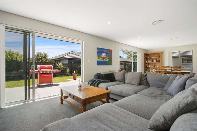 49 Arran Drive Aongatete_3