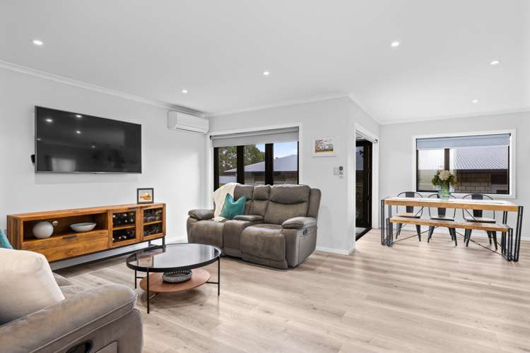 39 Alpers Ridge Leamington_10