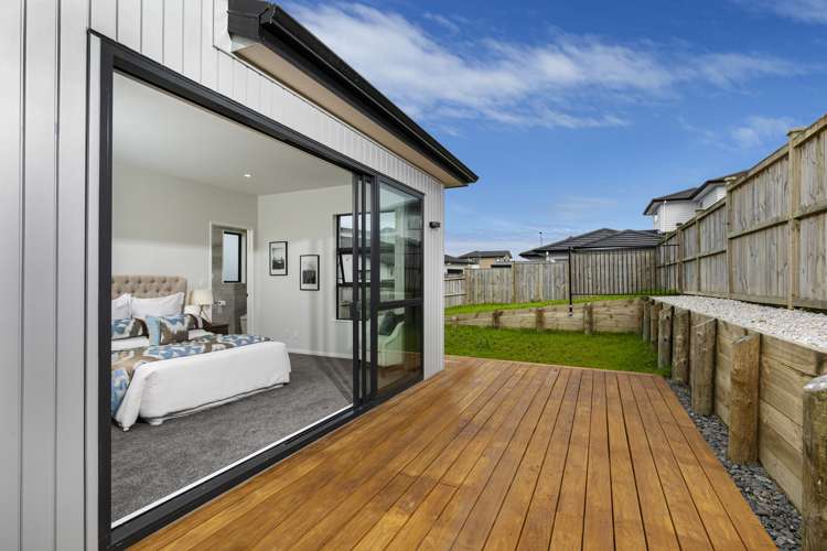 8 Canoe Lane Riverhead_9