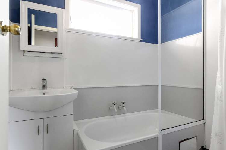 2/17 Paton Avenue Te Atatu South_7