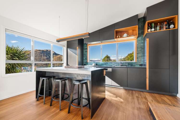 240 Peninsula Road Kelvin Heights_3