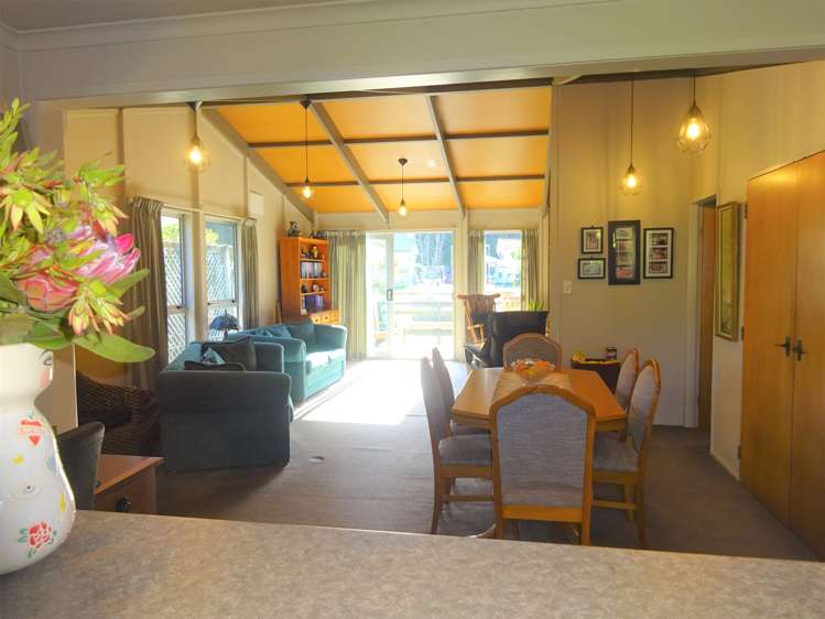 6 Cousins Avenue West Foxton Beach_9