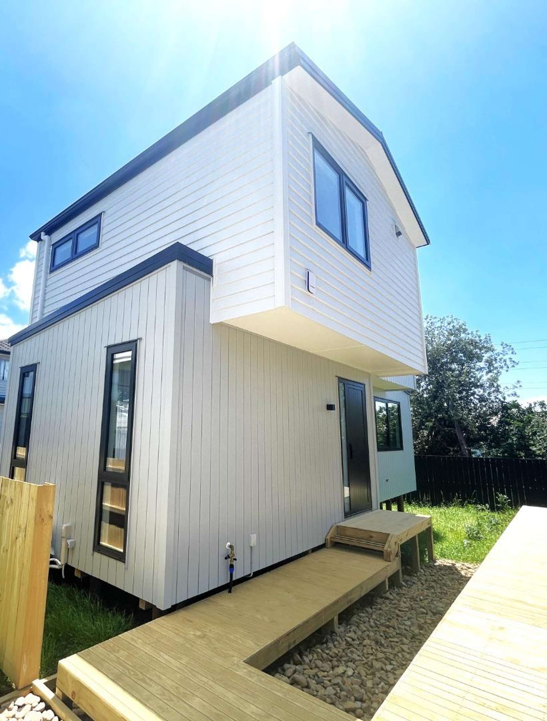 B/54 Royal View Road Te Atatu South_0