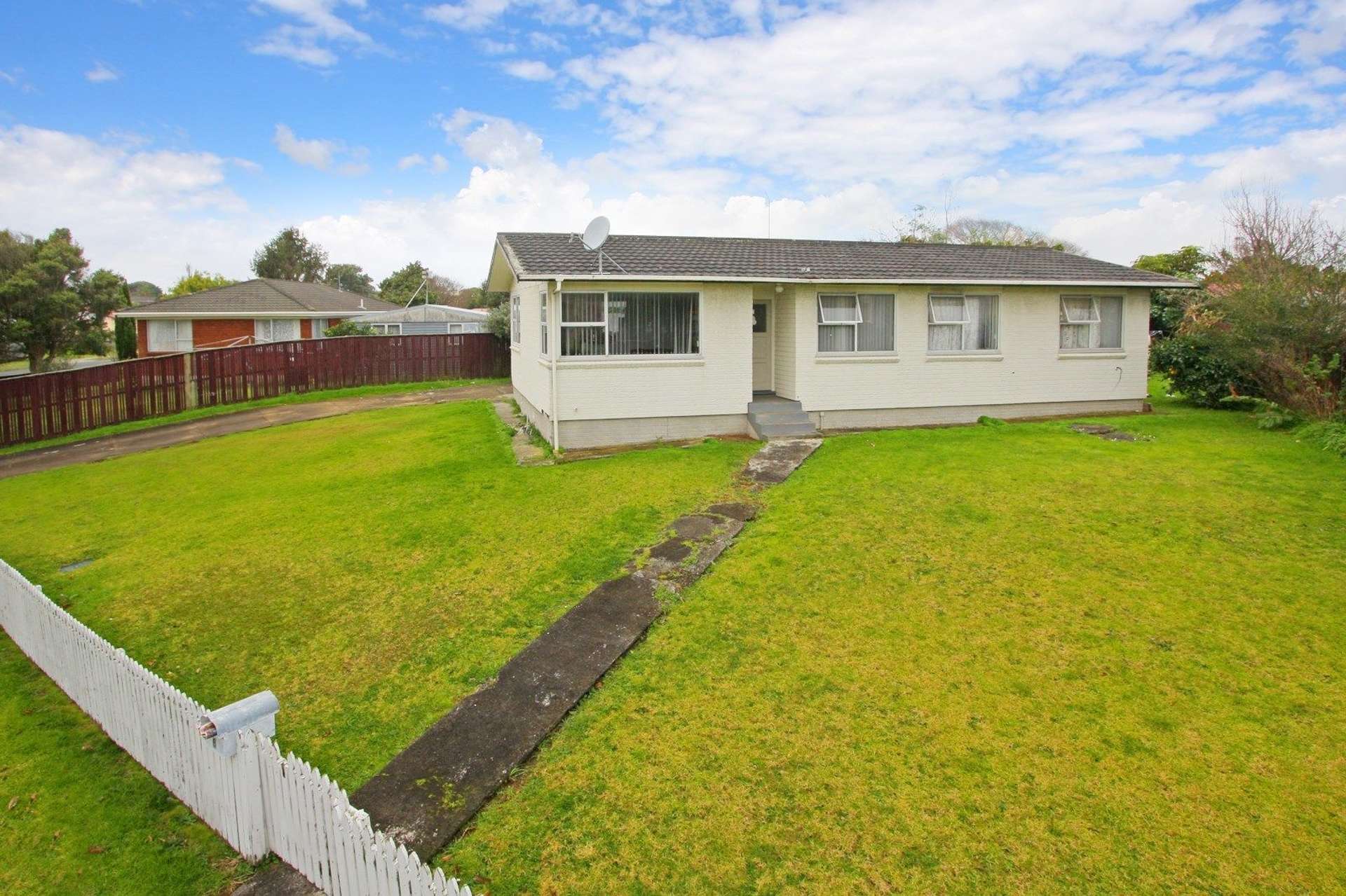 6 Staverton Crescent Mangere_0