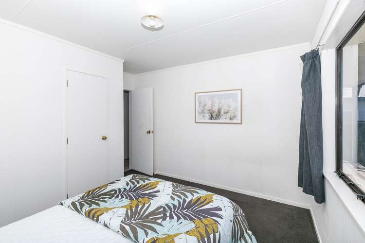 2 Inverness Avenue Hamilton East_16