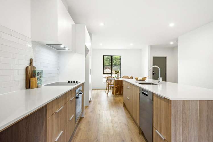 14 Te Toka a Whenua Ave Three Kings_8