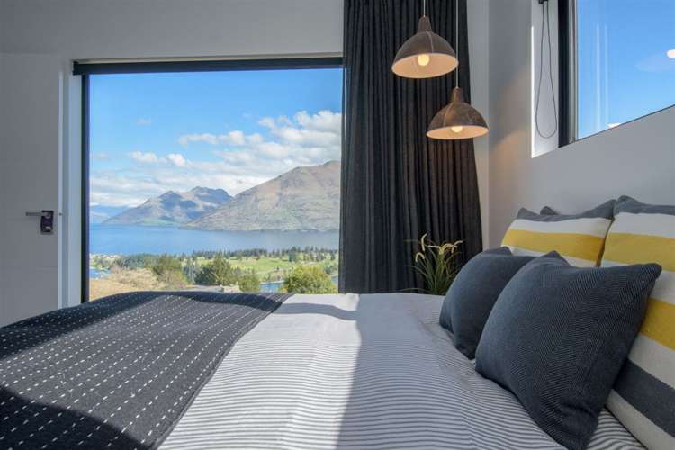 13 Vancouver Drive Queenstown_15
