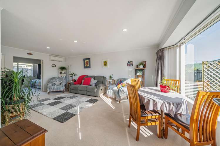 33/17 John Street Trentham_5