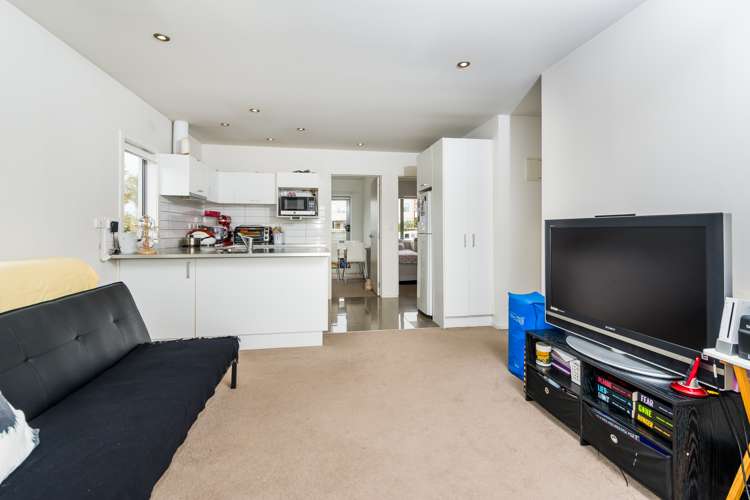 E10/71 Spencer Road Oteha_5