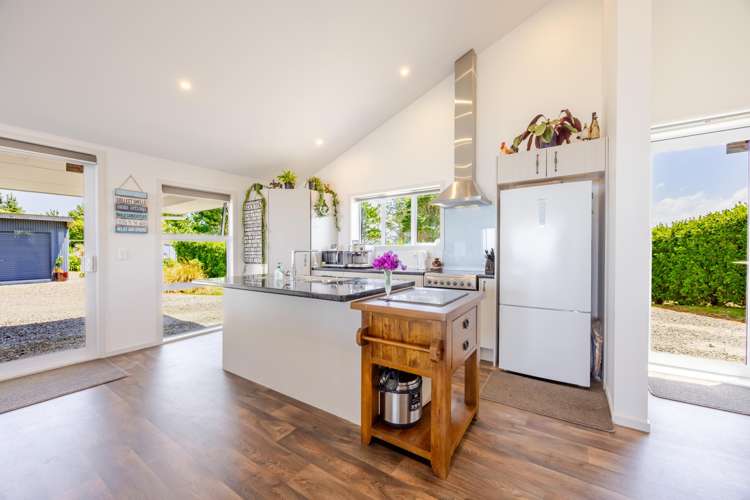 1165 Cooks Tooth Road Porangahau_13