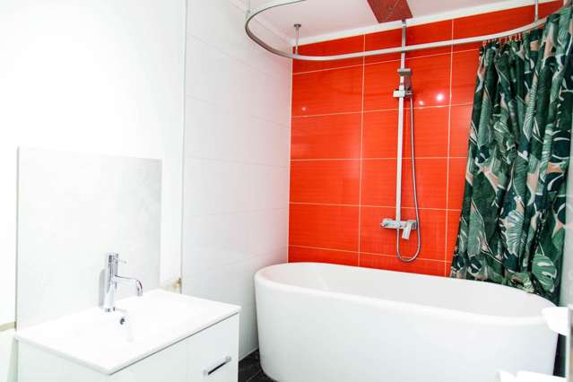 Modern Living in the Heart of Otahuhu – 3 Bedr...