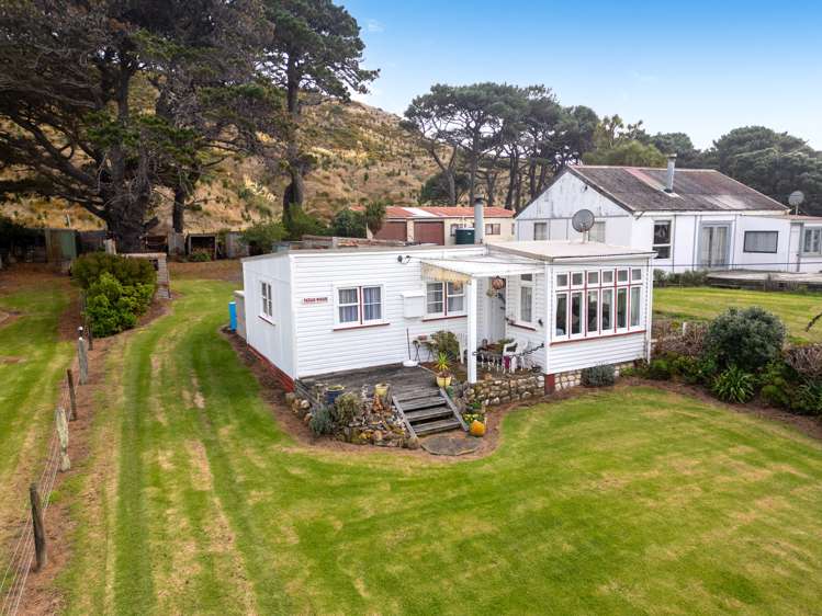 1095 Mataikona Road Mataikona_7