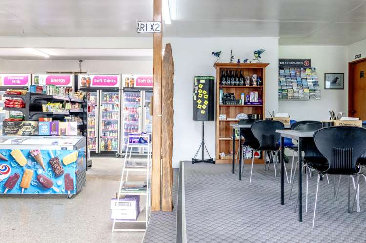 33 Main Road Harihari_32