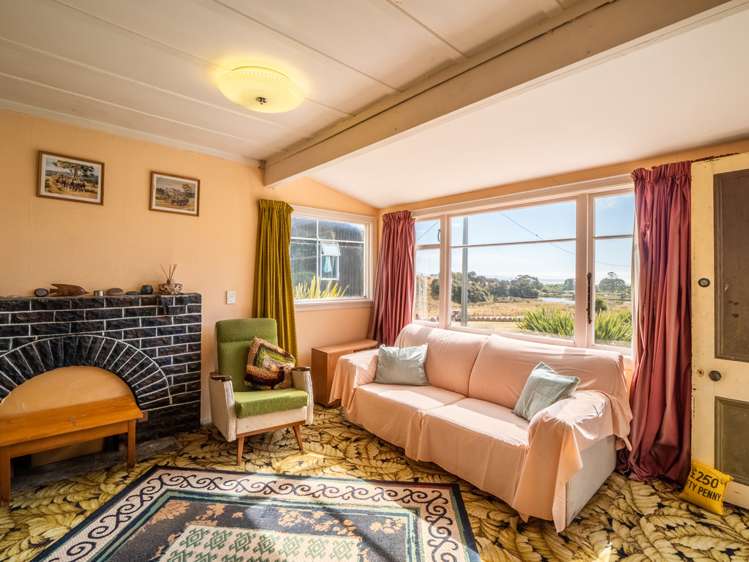 32 Peace Street Taieri Mouth_5