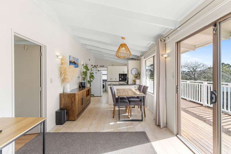 8 Dobell Road Stanmore Bay_6