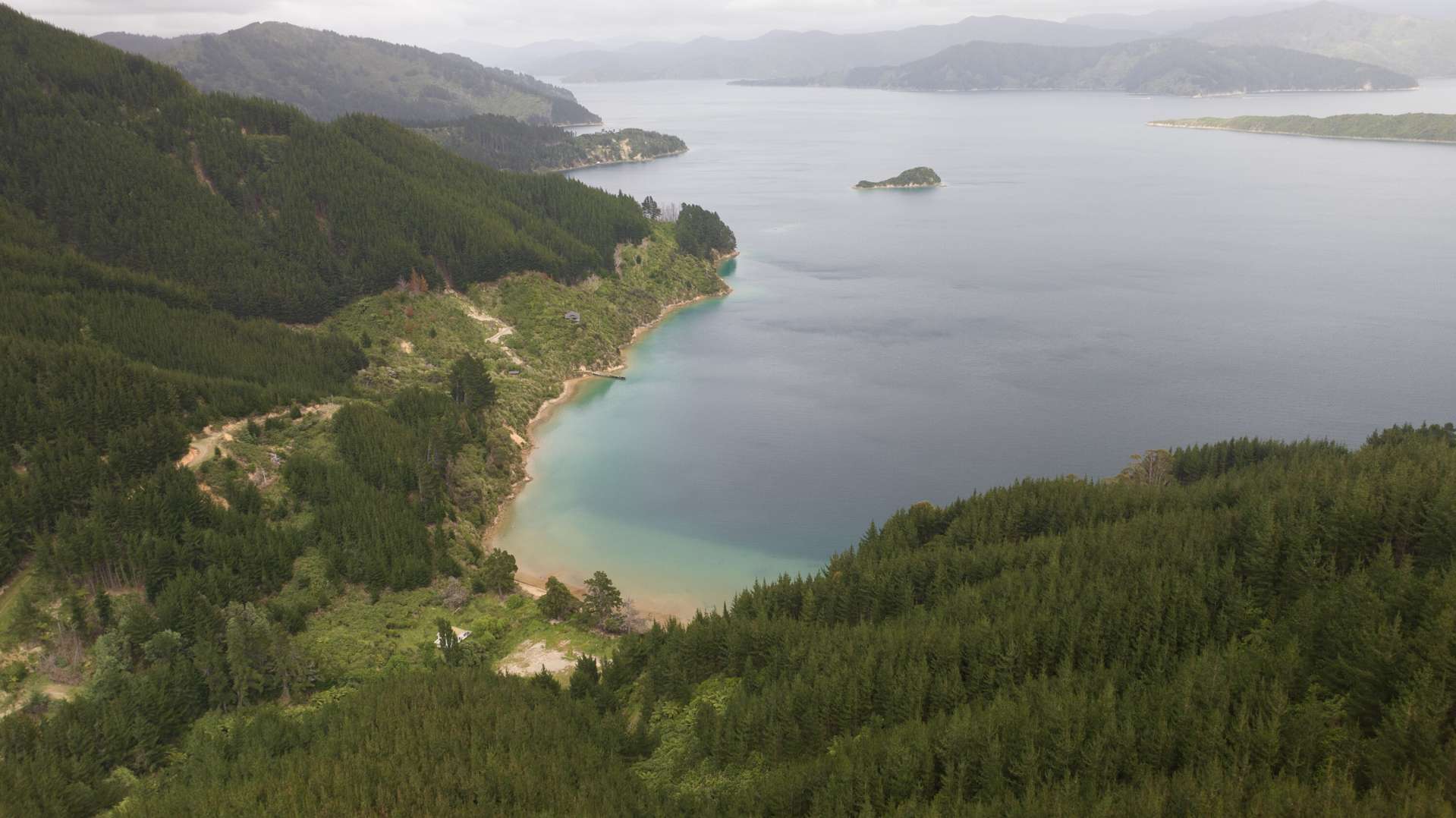 Arapaoa Island - Waikakaramea Bay Marlborough Sounds_0