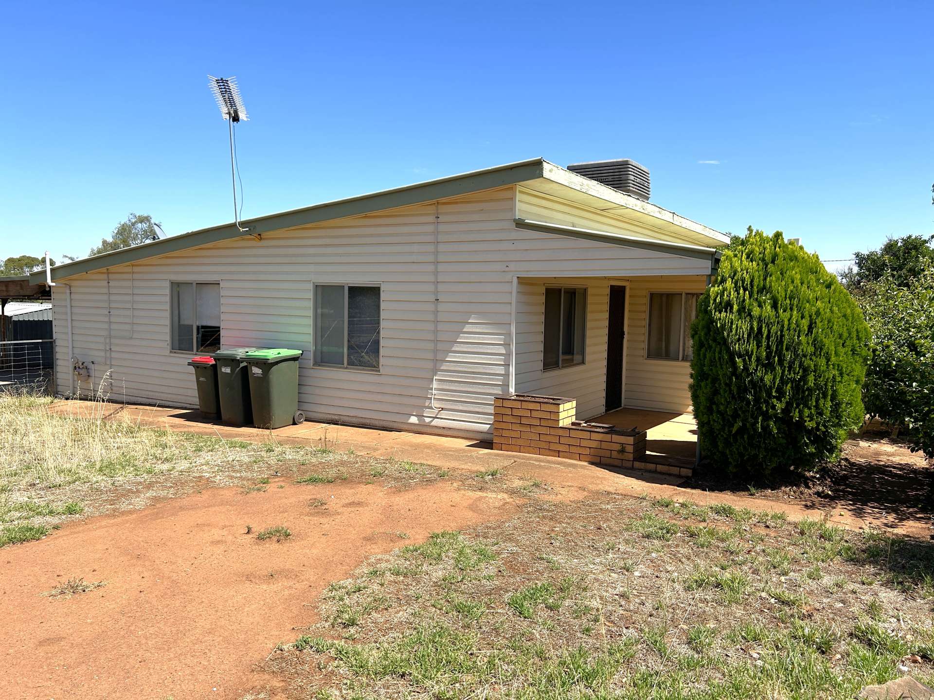 36 Iverach Street Coolamon_0