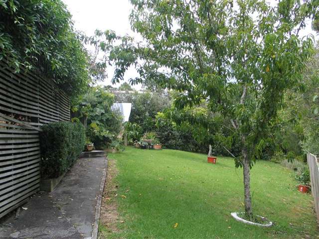 126 Flanshaw Road Te Atatu South_2