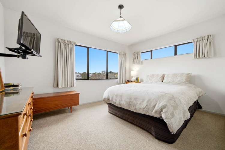 9 Lyttelton Avenue Forrest Hill_12