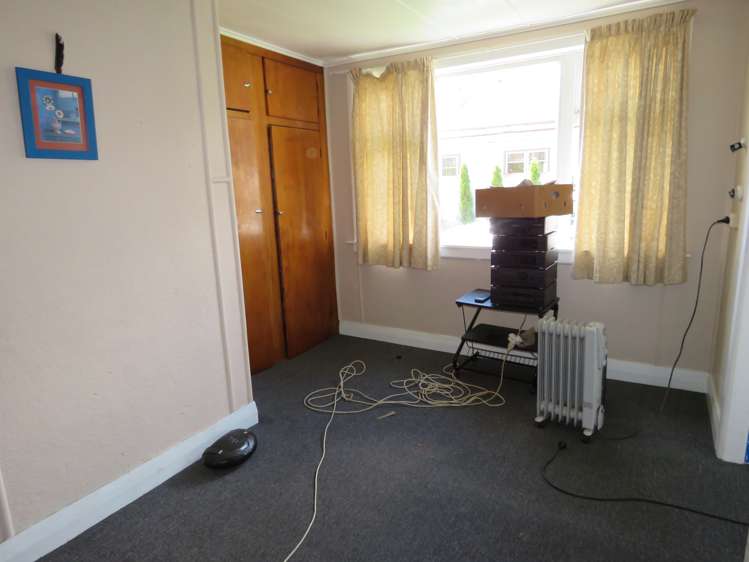 73 Shiel Street Reefton_17