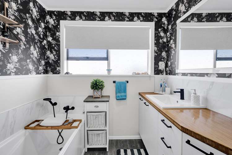 23 Clifton Drive Waitara_11