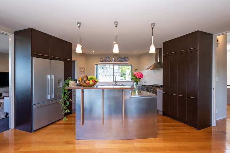 9 Caughley Grove Karori_13