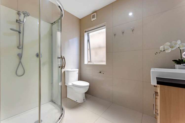 6 Evelina Lane Flat Bush_18