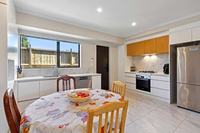 E/10 Roberts Road Te Atatu South_1