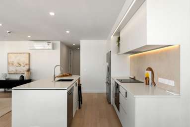 1204/10 Alpha Street_3